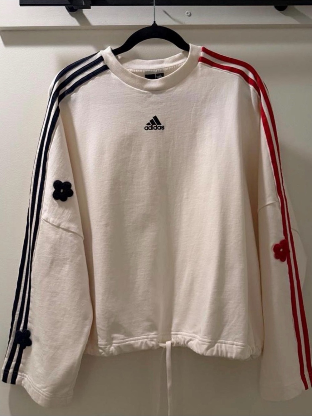 NWOT adidas 3 stripes sweatshirt chenille flower patches - L
